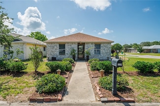 119 Misty Ln, Aransas Pass, TX 78336