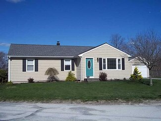 10 Circuit Dr, Cumberland, RI 02864
