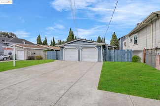 2933 Filbert St, Oakland, CA 94608