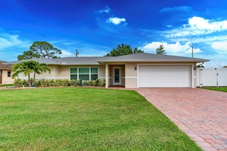 410 SE Verada Ave, Port Saint Lucie, FL 34983