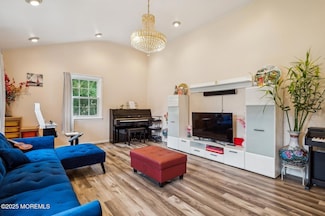 9 Merion Dr, Manalapan, NJ 07726
