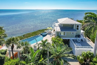 1176 Thatch Ln, Summerland Key, FL 33042