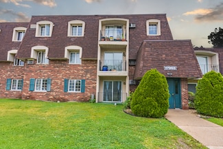 17963 Amherst Ct Unit 102, Country Club Hills, IL 60478