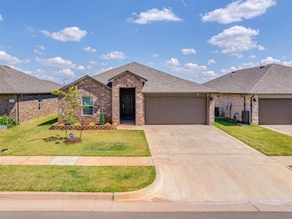 4200 Palmetto Bluff Dr, Mustang, OK 73064