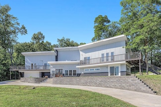 10559 Jefferson Blvd, Osceola, IN 46561