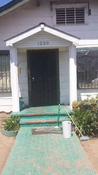 1233 E Wesley Dr, Long Beach, CA 90806