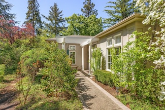 575 Auburn St, Ashland, OR 97520