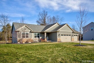 5573 Stanton Woods Dr, Hudsonville, MI 49426
