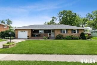 101 E 8th St, de Witt, IA 52742
