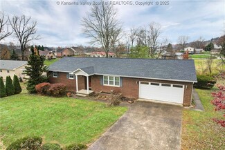 3802 Kathy Dr, Hurricane, WV 25526