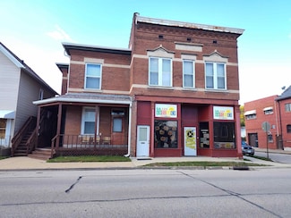 1229 Rhomberg Ave, Dubuque, IA 52001
