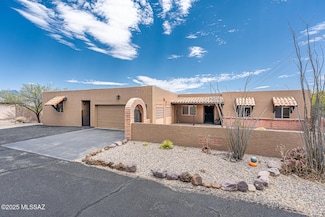 940 S Las Lomas Cir, Green Valley, AZ 85614
