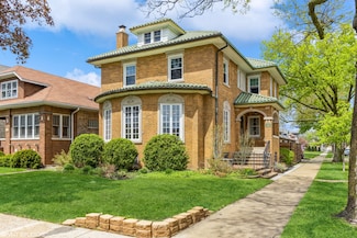 130 Le Moyne Pkwy, Oak Park, IL 60302