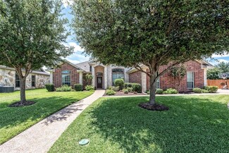 102 Saintsbury Cir, Woodway, TX 76712