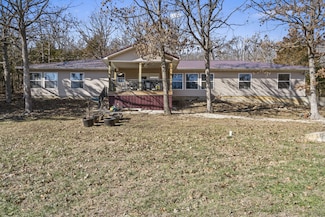 26396 Oak St, Hermitage, MO 65668