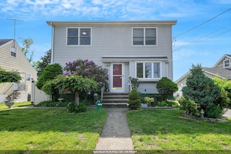 12 Streuli Ct, Elmwood Park, NJ 07407