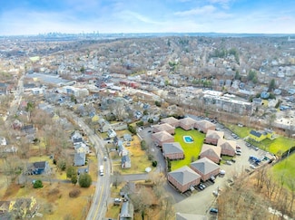 7 Colonial Village Dr Unit 2, Arlington, MA 02474