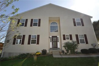 6901 Hunt Dr, Macungie, PA 18062