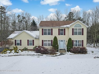 6322 Laurel Rd, Pocono Summit, PA 18346