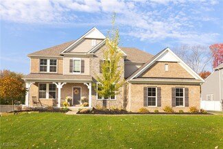 10852 Angelina Dr, North Royalton, OH 44133