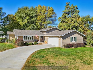 2808 Stagecoach Cir, Grand Island, NE 68801