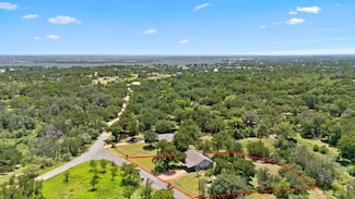1905 Kingscircle Dr, Marble Falls, TX 78654