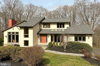 16 Laga Ct, Ringoes, NJ 08551