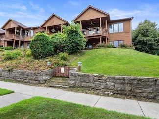1319 W 3rd St, Red Wing, MN 55066