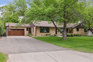 428 Mississippi River Blvd S, Saint Paul, MN 55105