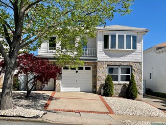 81 Laredo Ave, Staten Island, NY 10312