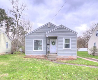 130 Rosemary St SE, Grand Rapids, MI 49507