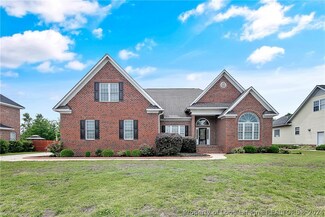 2909 Meadowmont Ln, Fayetteville, NC 28306