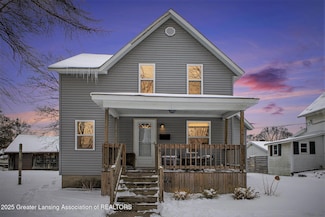 321 Greenwood St, Grand Ledge, MI 48837