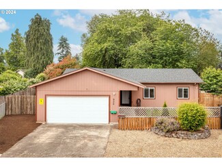 930 Echo Hollow Rd, Eugene, OR 97402