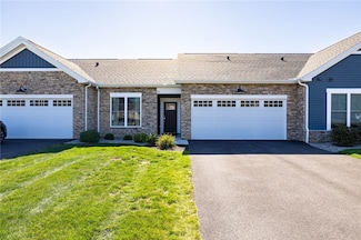 61 Autumn Leaf Trail, Webster, NY 14580