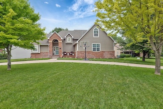 416 Country Hills Dr, Augusta, KS 67010