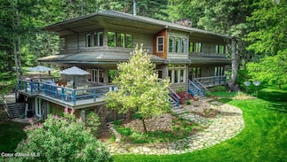 2298 Selkirk Rd, Sandpoint, ID 83864