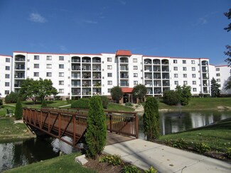 375 Plum Creek Dr Unit 212, Wheeling, IL 60090