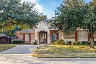 8106 Summerleaf Dr, Arlington, TX 76001