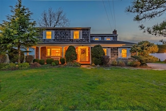 45 Edgewater Ave, Massapequa, NY 11758