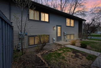 4377 Arden View Ct, New Brighton, MN 55112