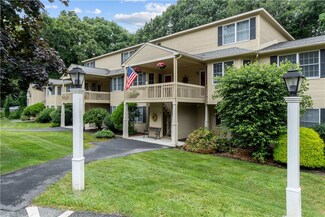 17 Trellis Dr, West Warwick, RI 02893