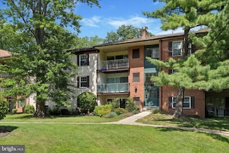 232 Drummers Ln Unit 232, Wayne, PA 19087