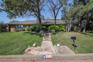 1924 Druid Ln, Fort Worth, TX 76112