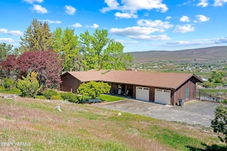 190 Sagewood Dr, Selah, WA 98942