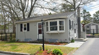 22 Bay Rd, Wareham, MA 02571