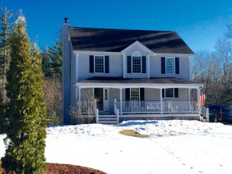 21 Burgess St, Litchfield, NH 03052
