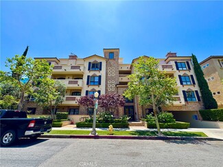 12026 Hoffman St Unit 101, Studio City, CA 91604