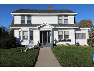 2200 Grandview Blvd, Kansas City, KS 66102