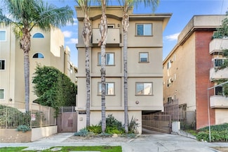 10866 Bluffside Dr Unit 5, Studio City, CA 91604